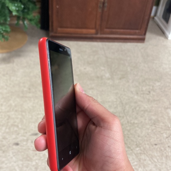 Nokia Lumia 820 (2012) - Picture 3 of 10